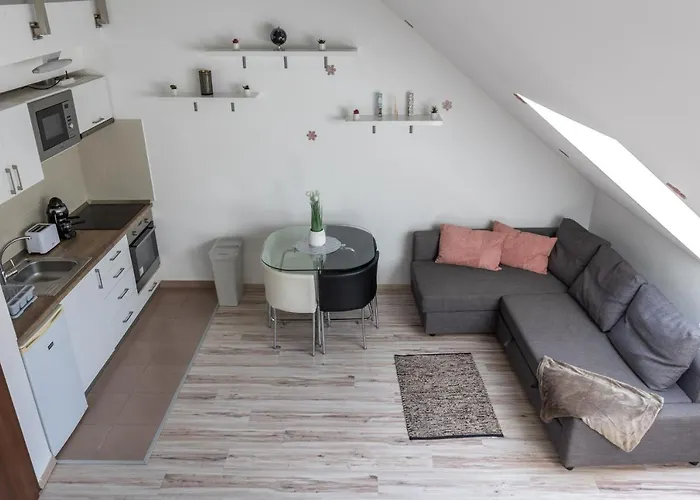 Prtr Apartment W/ Free Parking